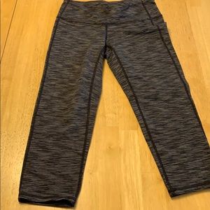 Athleta mid-calf legging